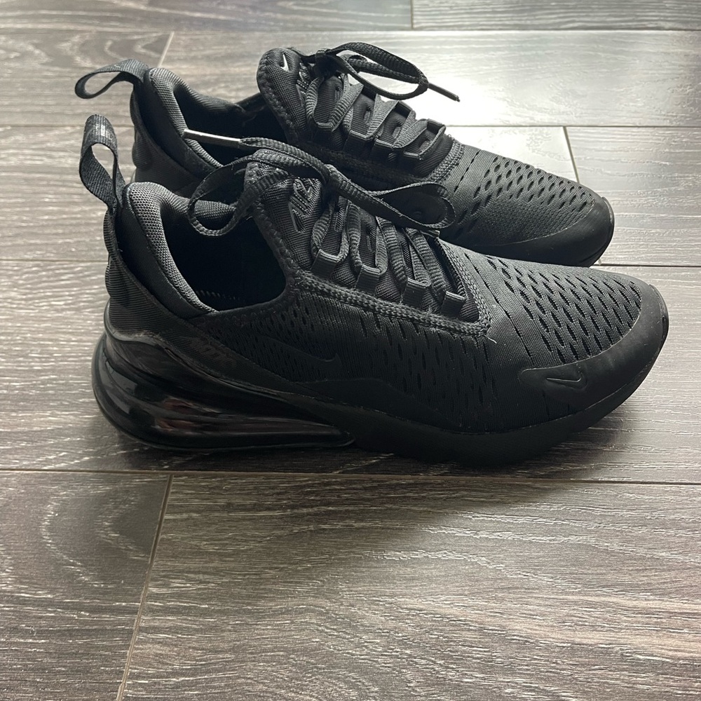 Nike Airmax 270 NWOT Black - Size 8 Women